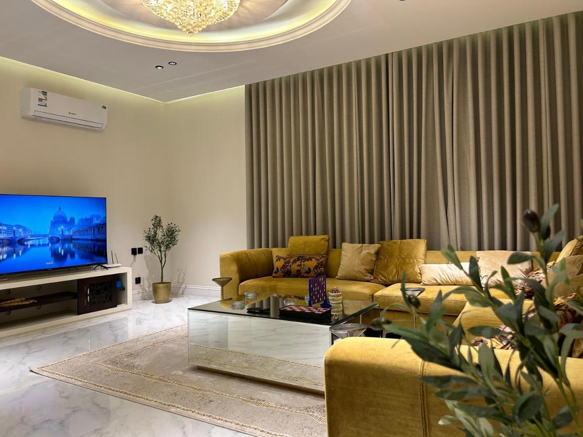 فاخرة ٣ غرف وصالة ٣ Apartment