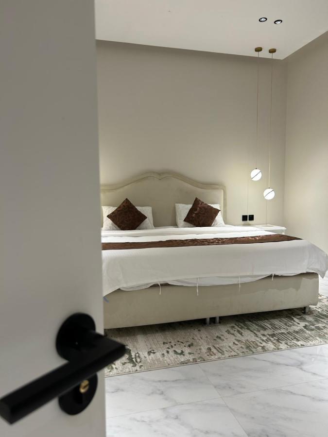 فاخرة ٣ غرف وصالة ٣ Apartment