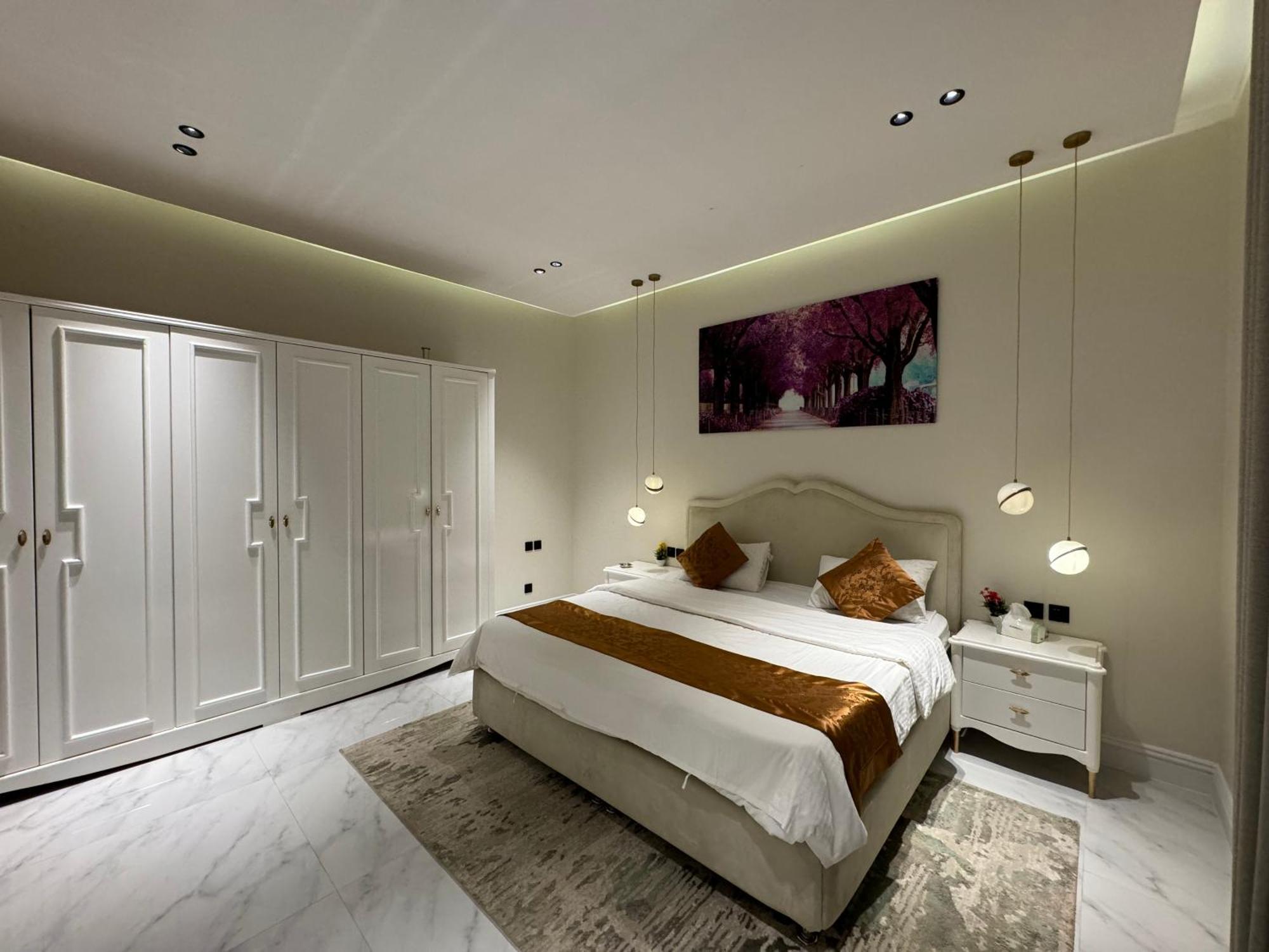 Apartment فاخرة ٣ غرف وصالة ٣ *