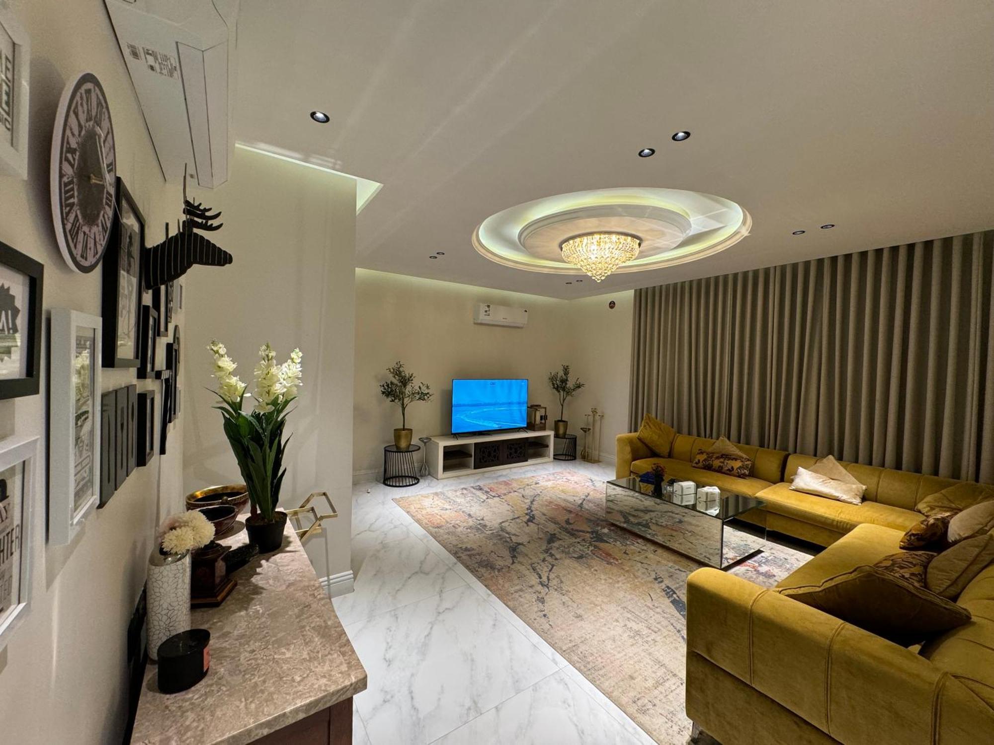 فاخرة ٣ غرف وصالة ٣ Apartment *